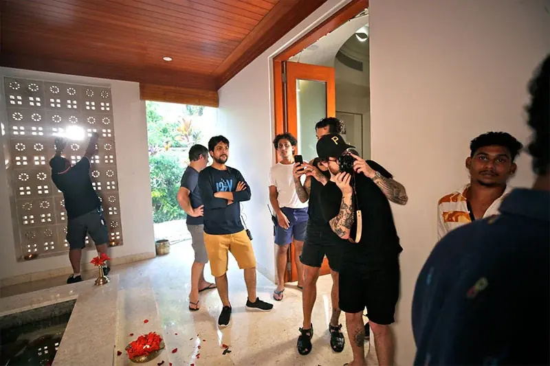 Direction & camera support